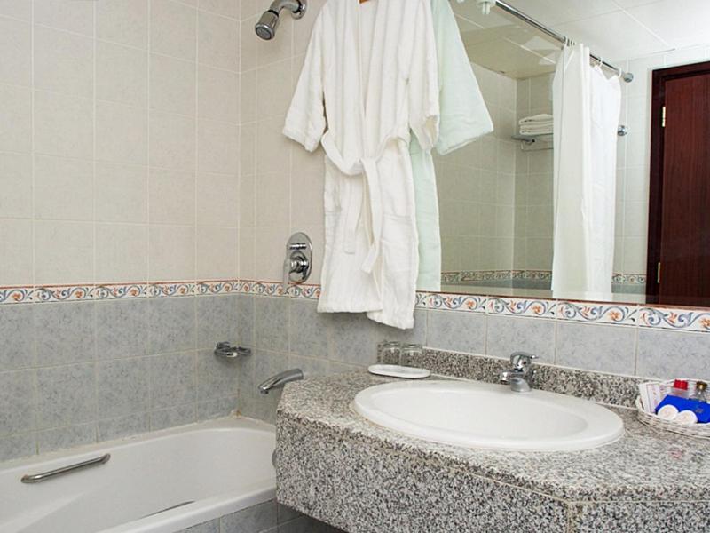 Safeer Plaza Hotel Mascate Extérieur photo